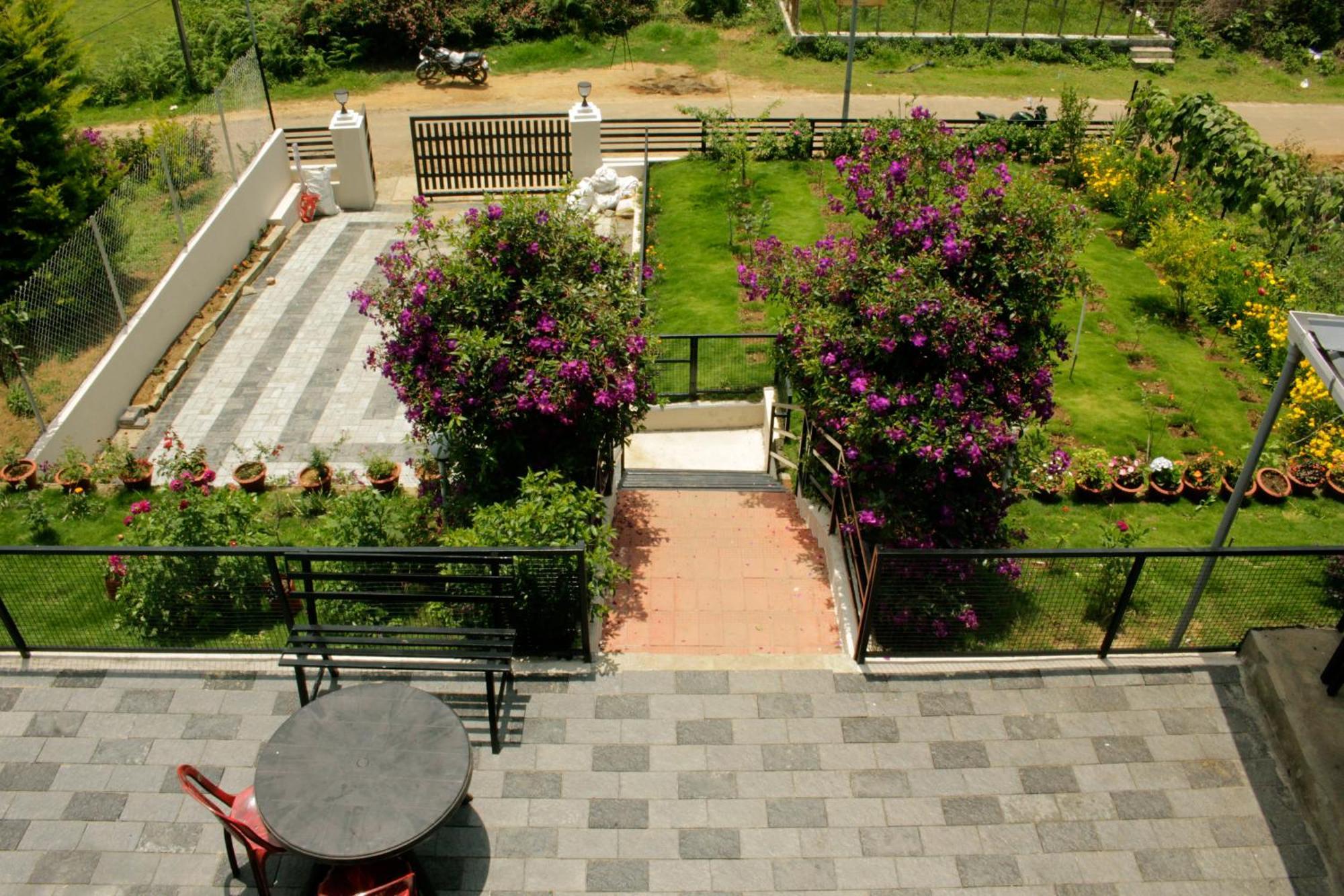 Blue Lake Kanthalloor Exterior foto
